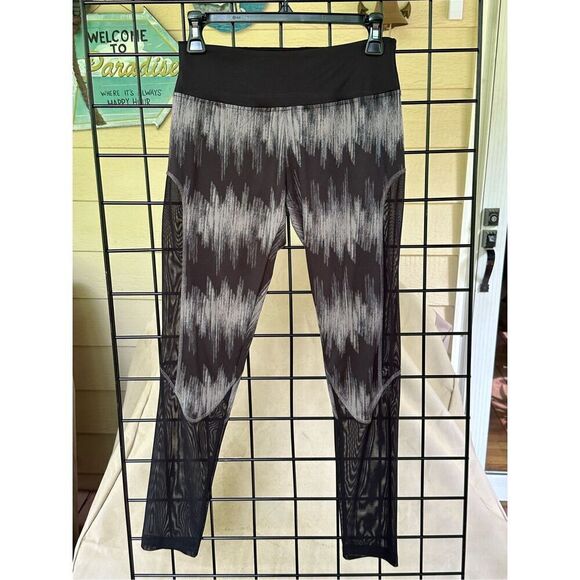 Neonysweets Mesh Cutout Leggings sz medium‎ - Picture 1 of 12